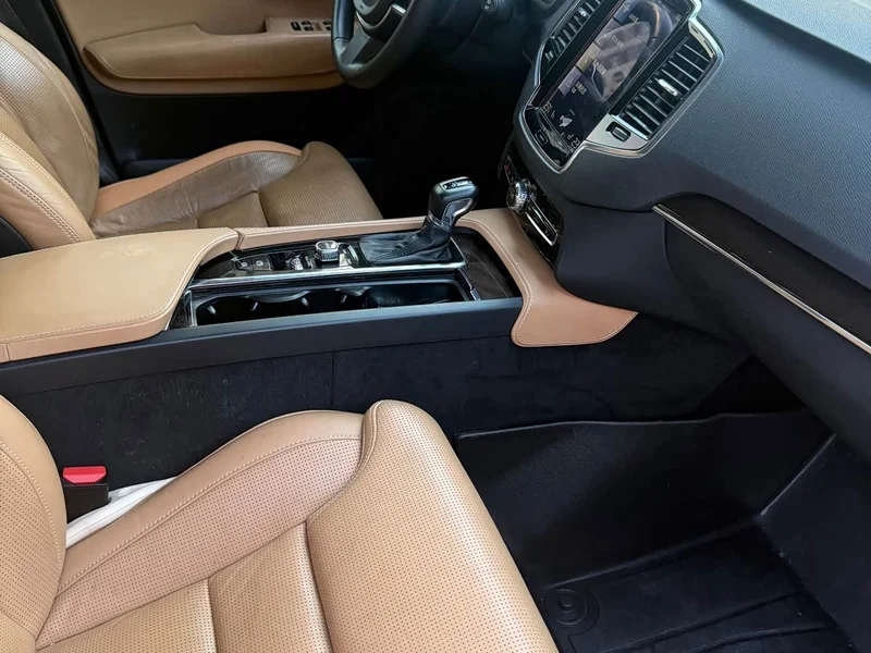 Volvo XC90 — фото 10