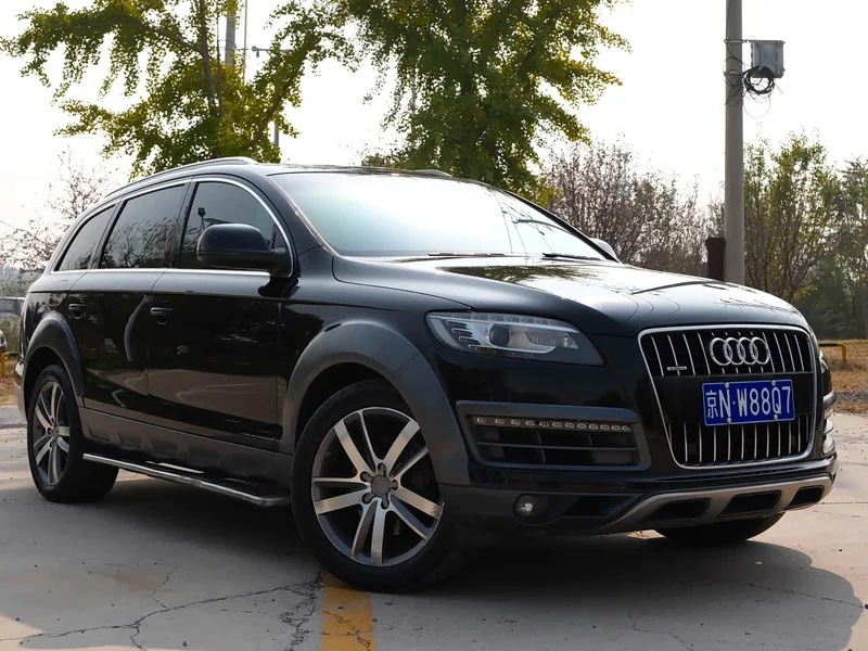 Audi Q7 — фото 1