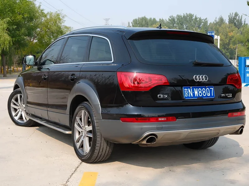 Audi Q7 — фото 12