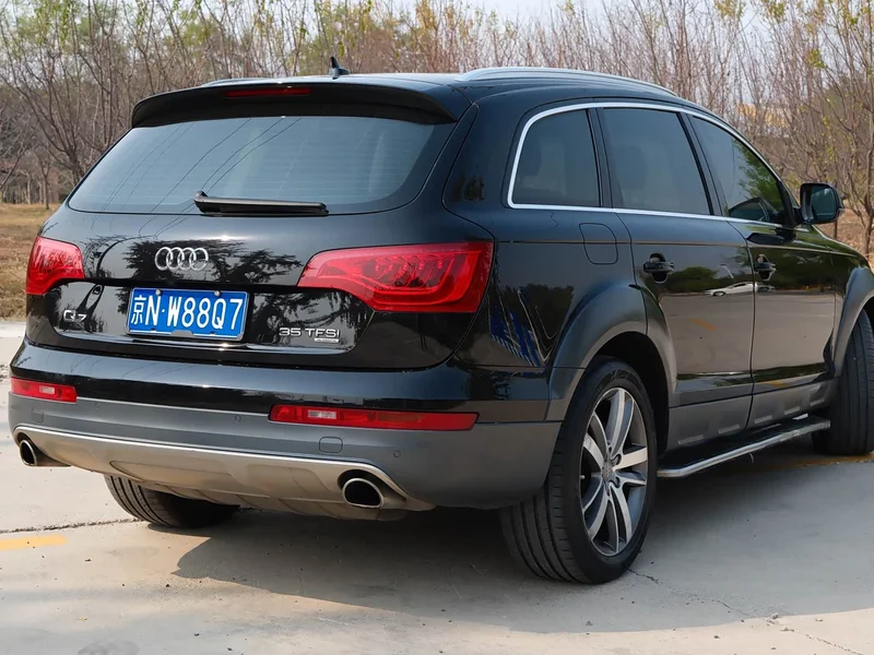 Audi Q7 — фото 14
