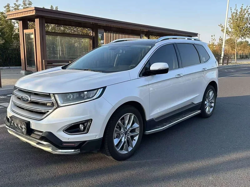 Ford Edge — фото 1