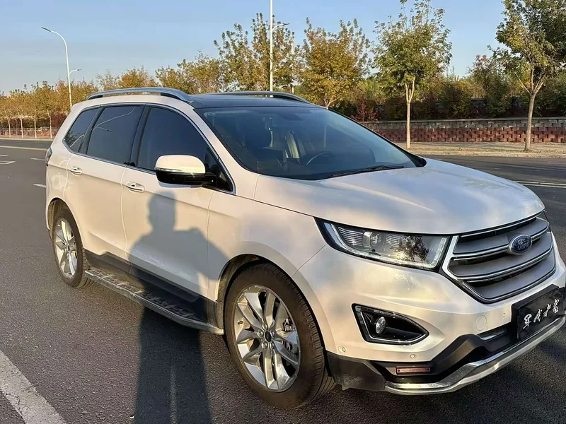 Ford Edge — фото 3