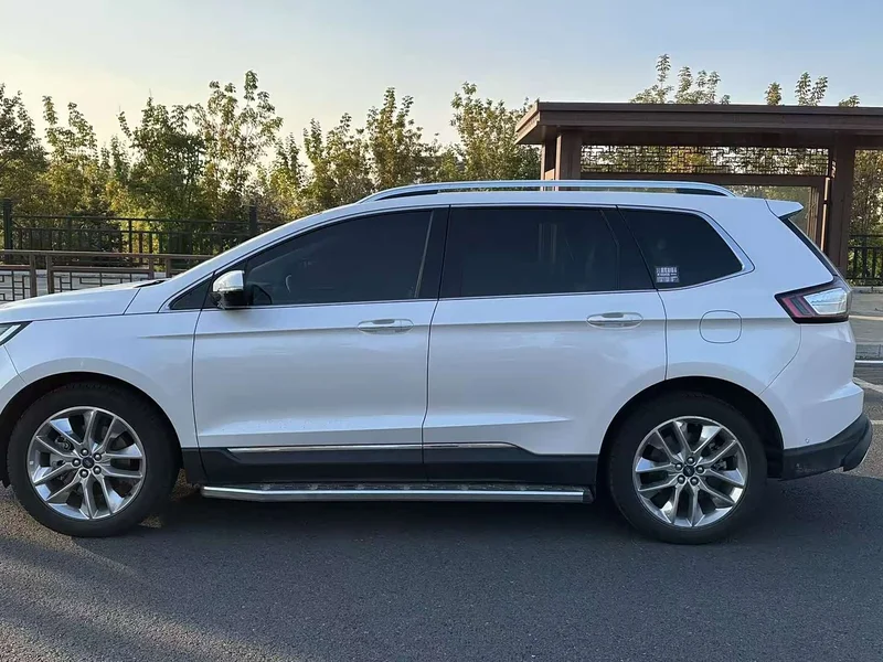 Ford Edge — фото 8