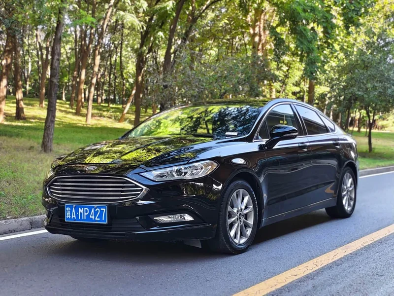 Ford Mondeo — фото 1