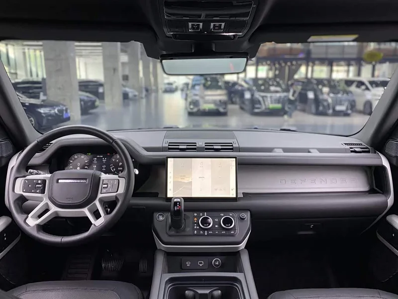 Land Rover Defender — фото 13
