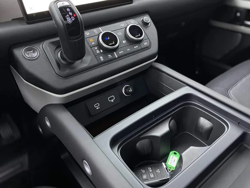 Land Rover Defender — фото 19