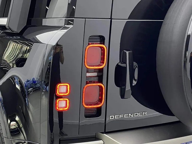 Land Rover Defender — фото 6