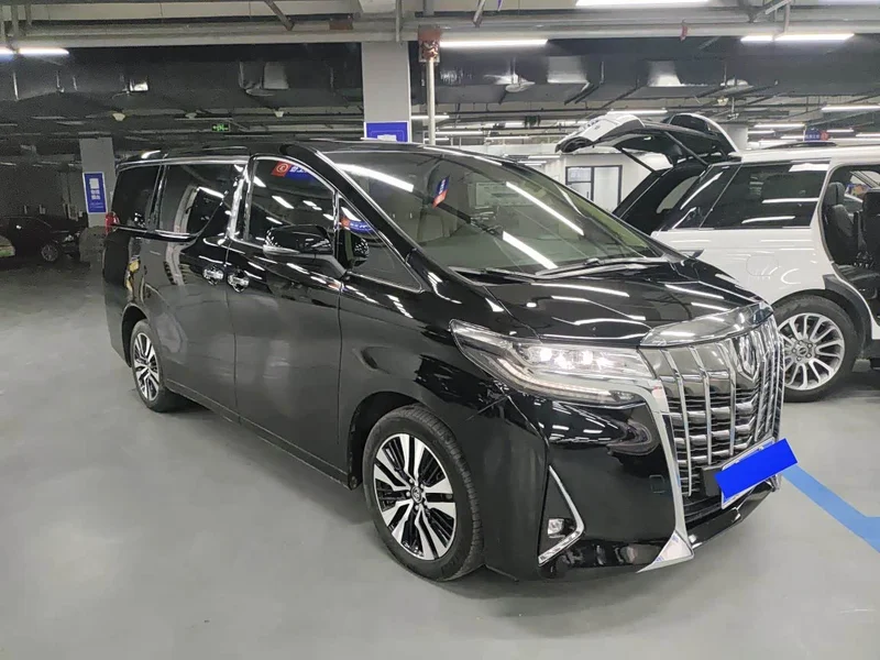 Toyota Alphard — фото 2