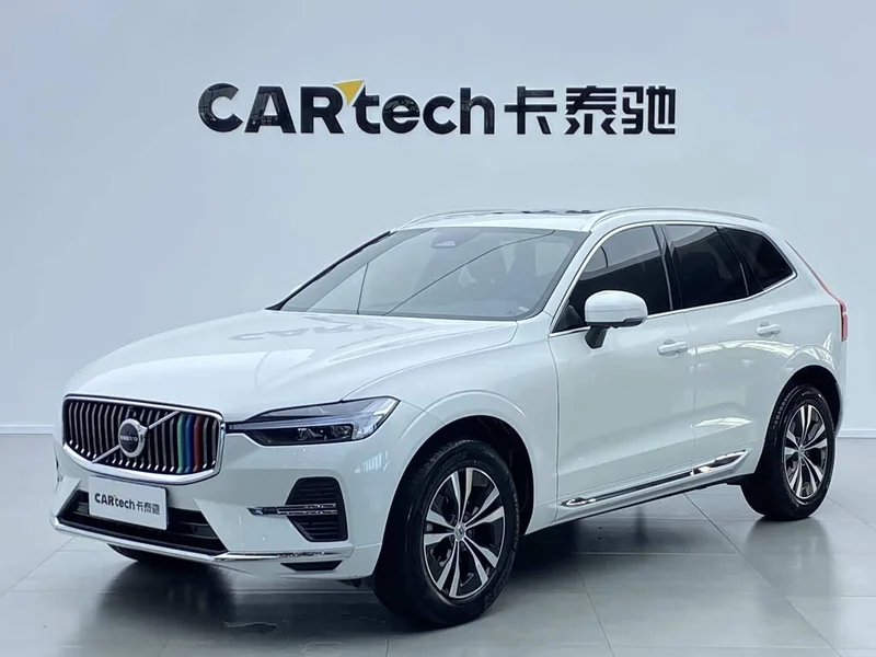 Volvo XC60 — фото 1