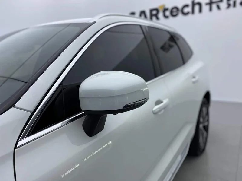 Volvo XC60 — фото 12