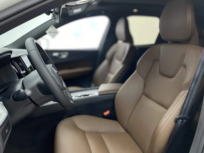 Volvo XC60 — фото 16