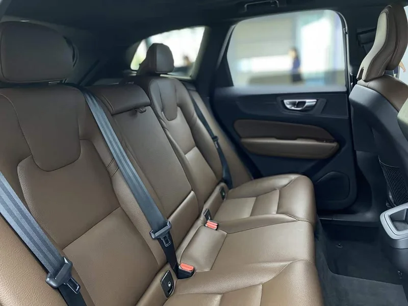 Volvo XC60 — фото 18