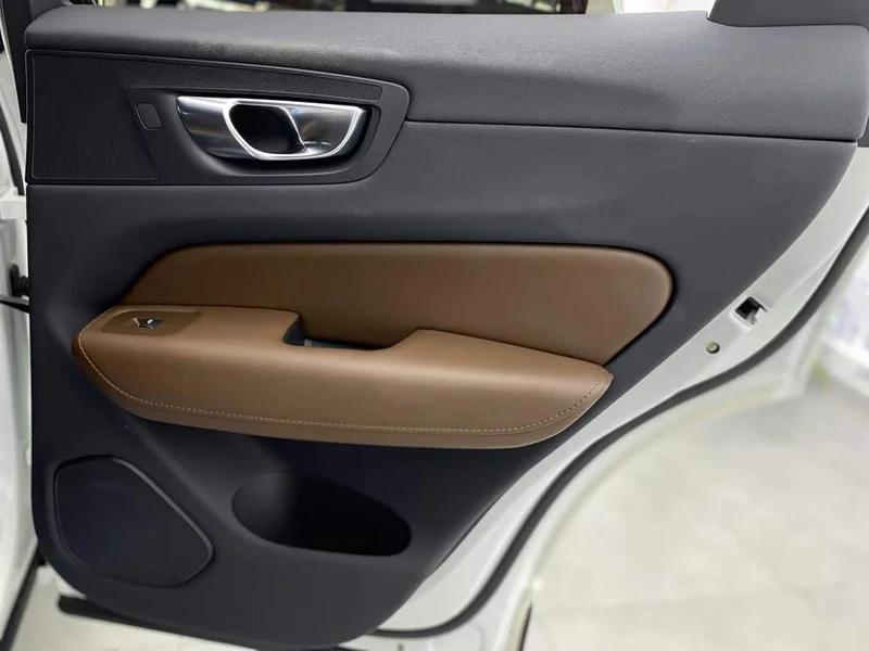 Volvo XC60 — фото 29