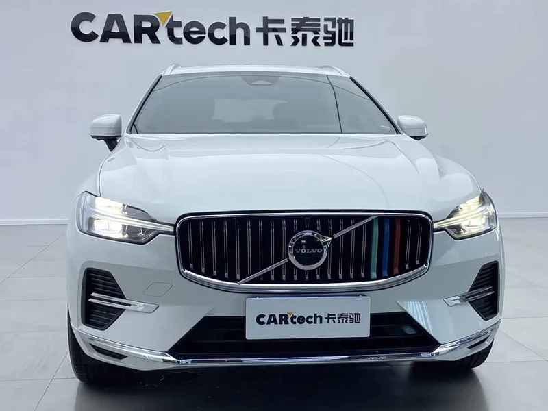 Volvo XC60 — фото 10