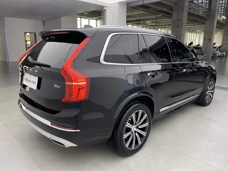 Volvo XC90 — фото 12