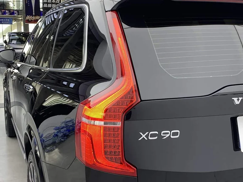 Volvo XC90 — фото 7