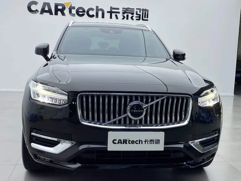 Volvo XC90 — фото 10