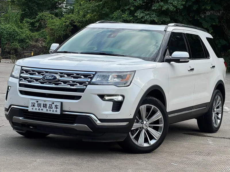Ford Explorer — фото 1