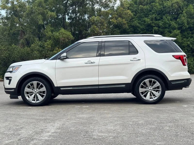 Ford Explorer — фото 5