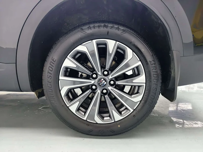 Buick Envision Plus — фото 11