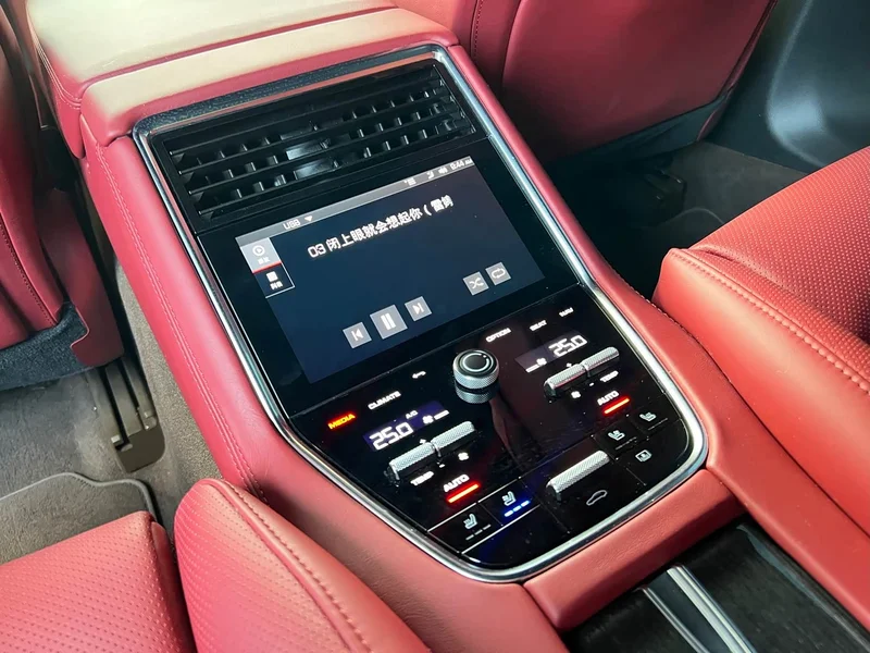 Porsche Panamera — фото 16