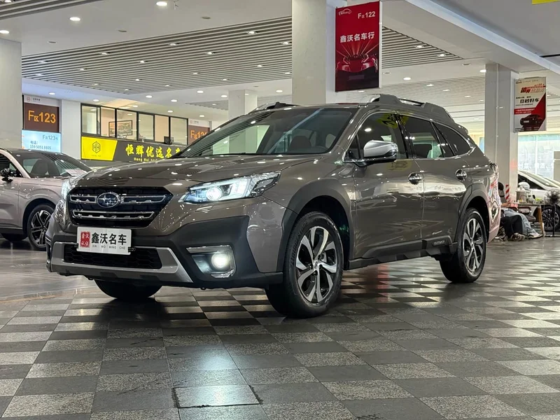 Subaru Outback — фото 1