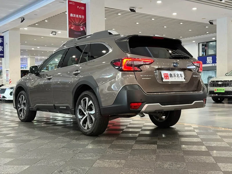 Subaru Outback — фото 4