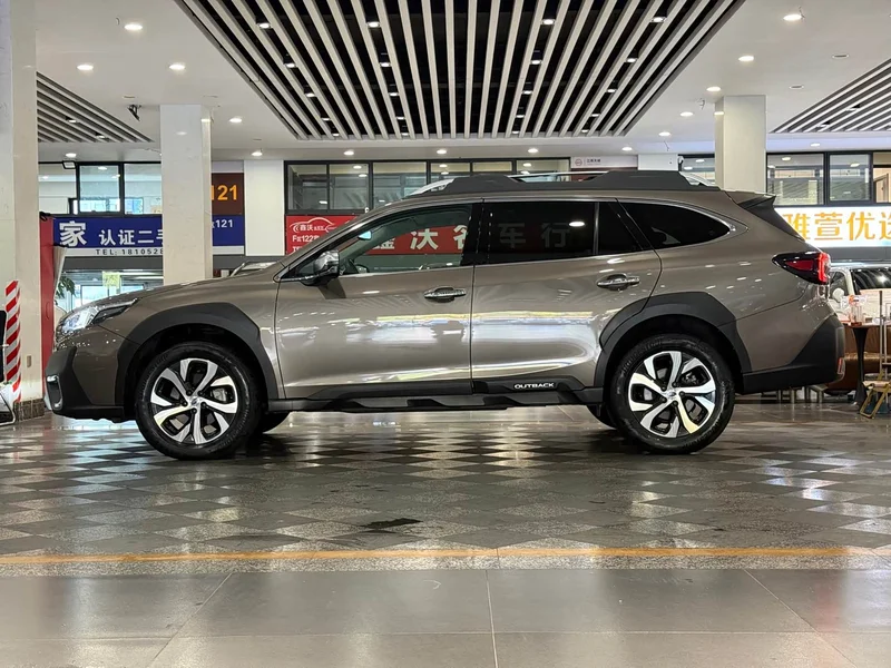 Subaru Outback — фото 5