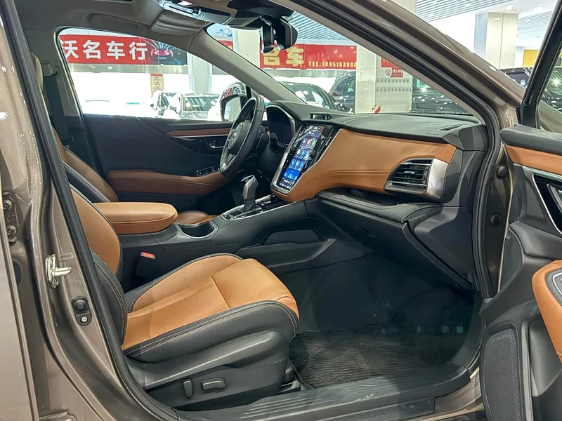 Subaru Outback — фото 10