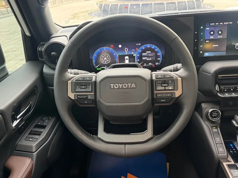 Toyota Prado — фото 14