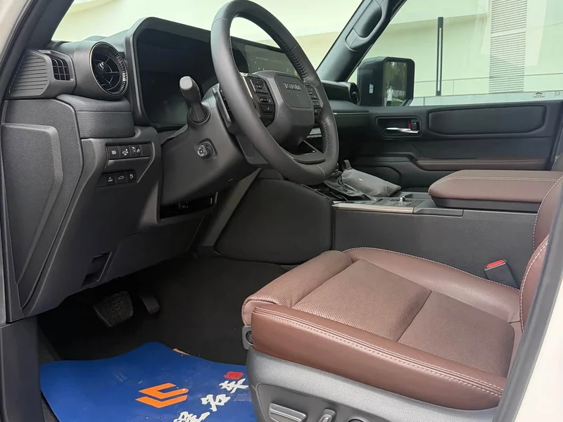 Toyota Prado — фото 10
