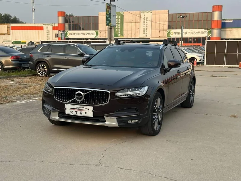 Volvo V90 — фото 1