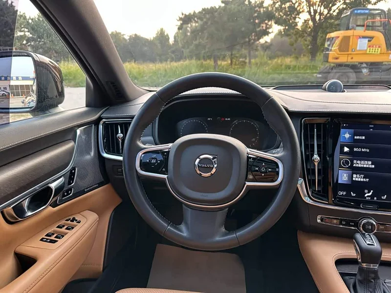 Volvo V90 — фото 20
