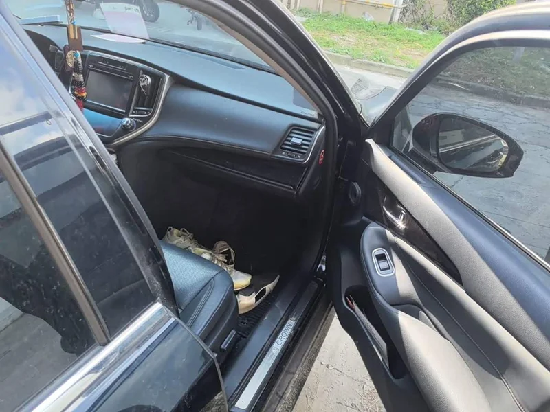 Toyota Crown — фото 19