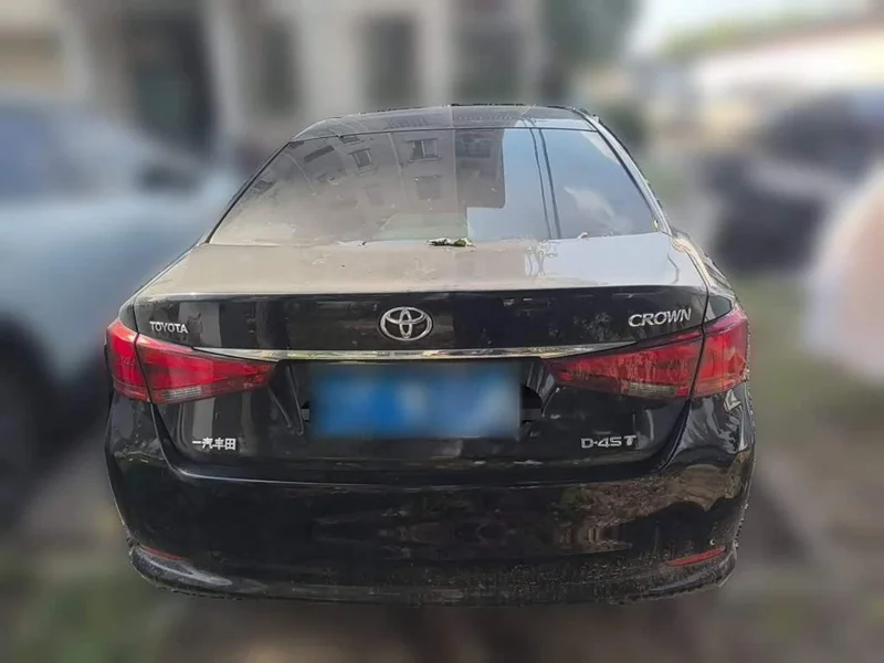 Toyota Crown — фото 3