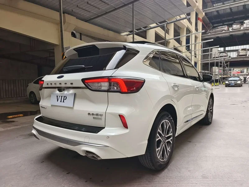 Ford Edge — фото 16