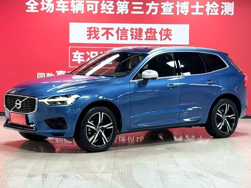 Volvo XC60 — фото 1