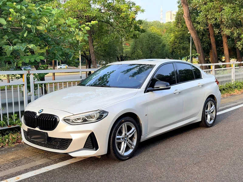 BMW 1-Series — фото 1