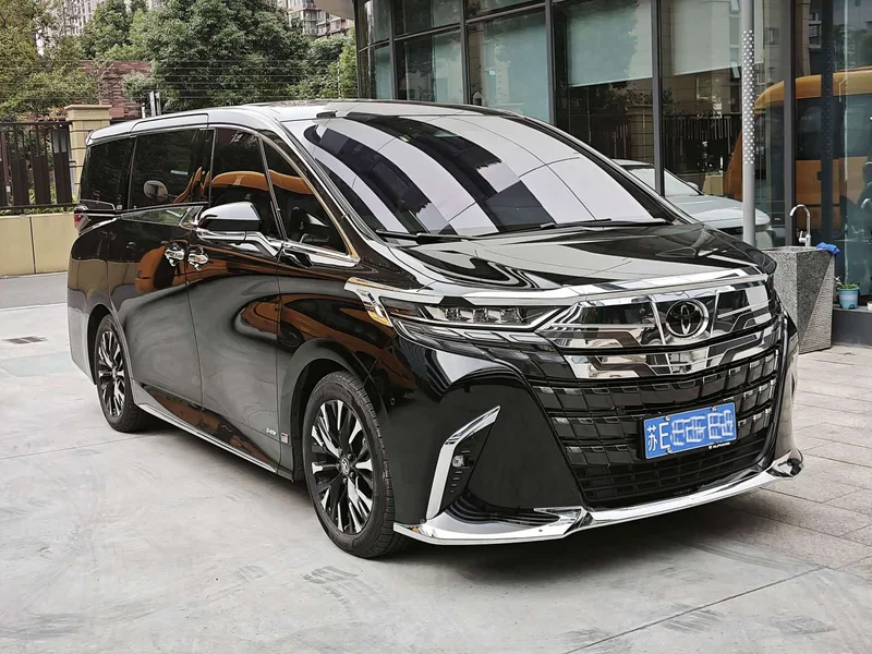 Toyota Alphard — фото 2