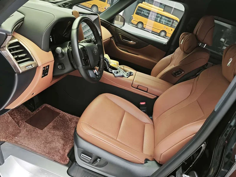 Toyota Alphard — фото 4