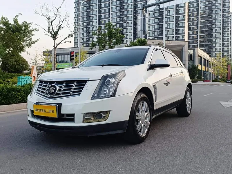 Cadillac SRX — фото 1