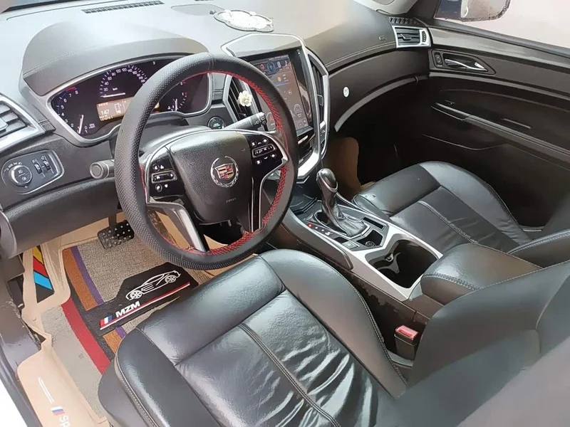 Cadillac SRX — фото 13