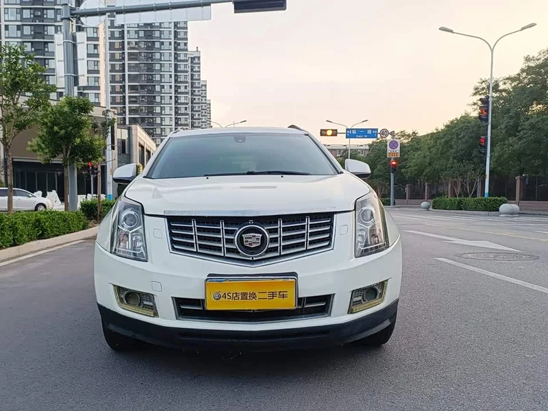 Cadillac SRX — фото 7