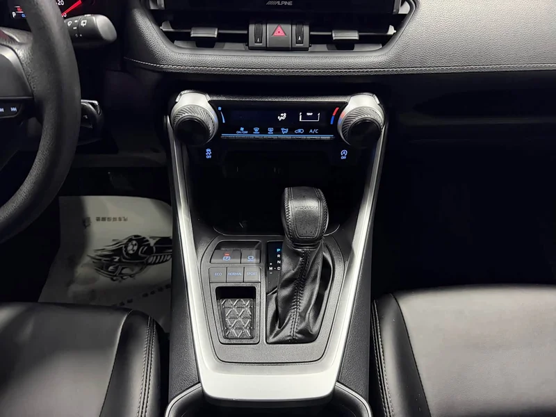 Toyota Wildlander — фото 10