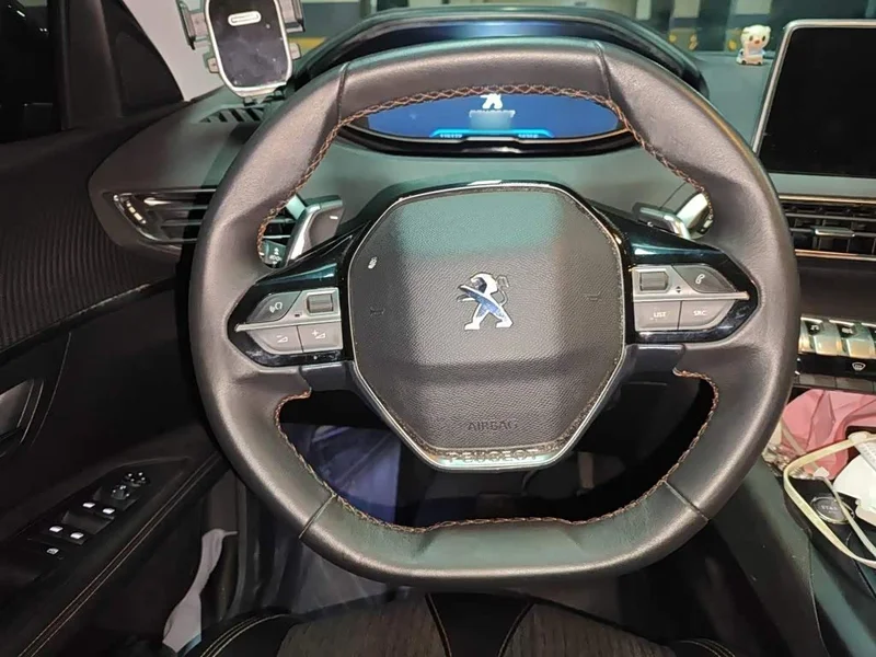 Peugeot 5008 — фото 11