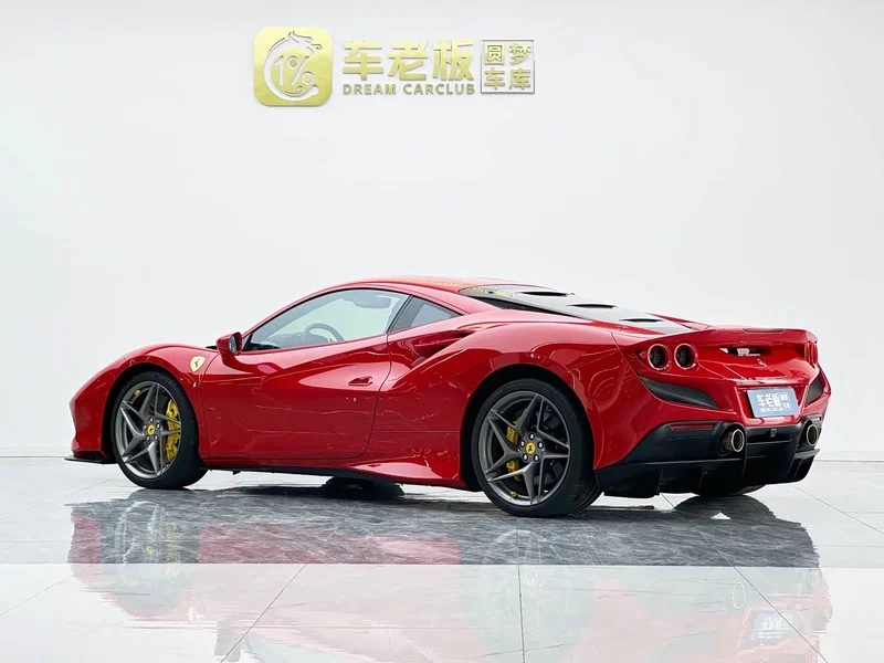 Ferrari F8 — фото 6