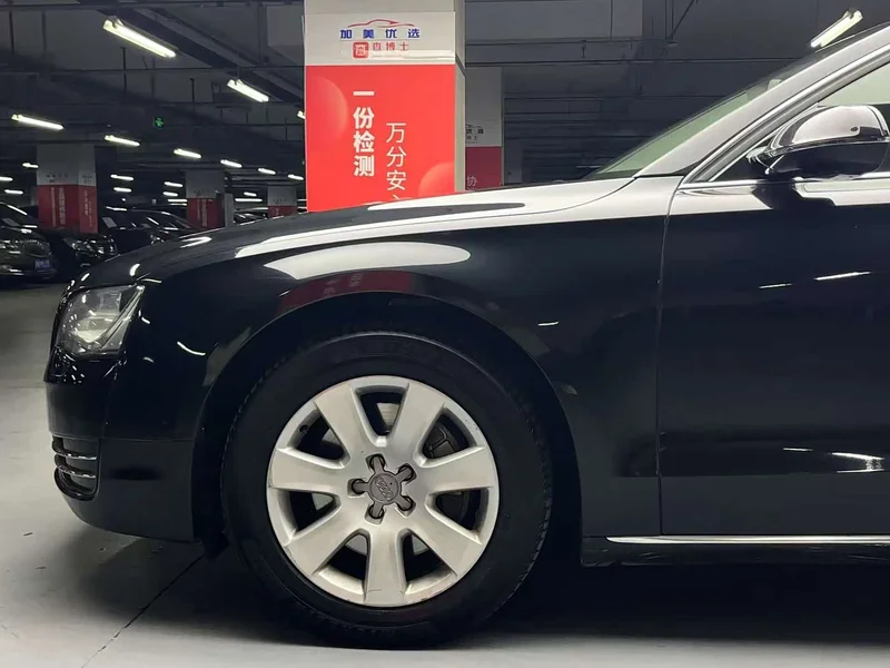 Audi A8 — фото 6
