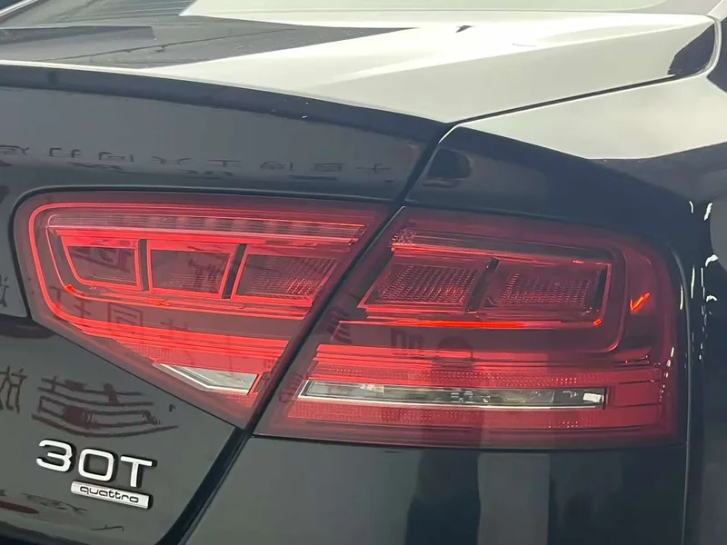 Audi A8 — фото 7