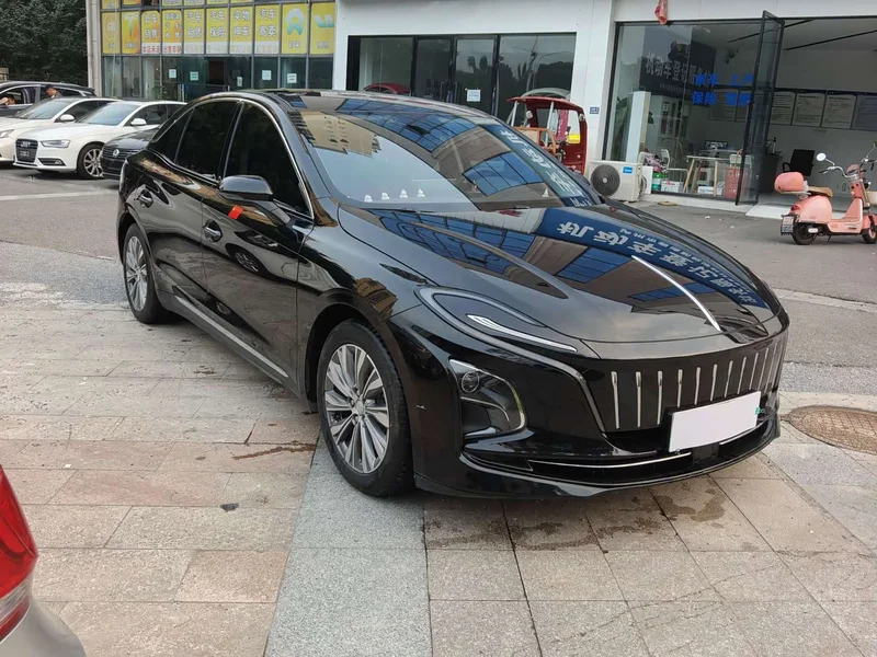 Hongqi E-QM5 — фото 3