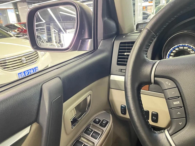 Mitsubishi Pajero (Imported) — фото 15